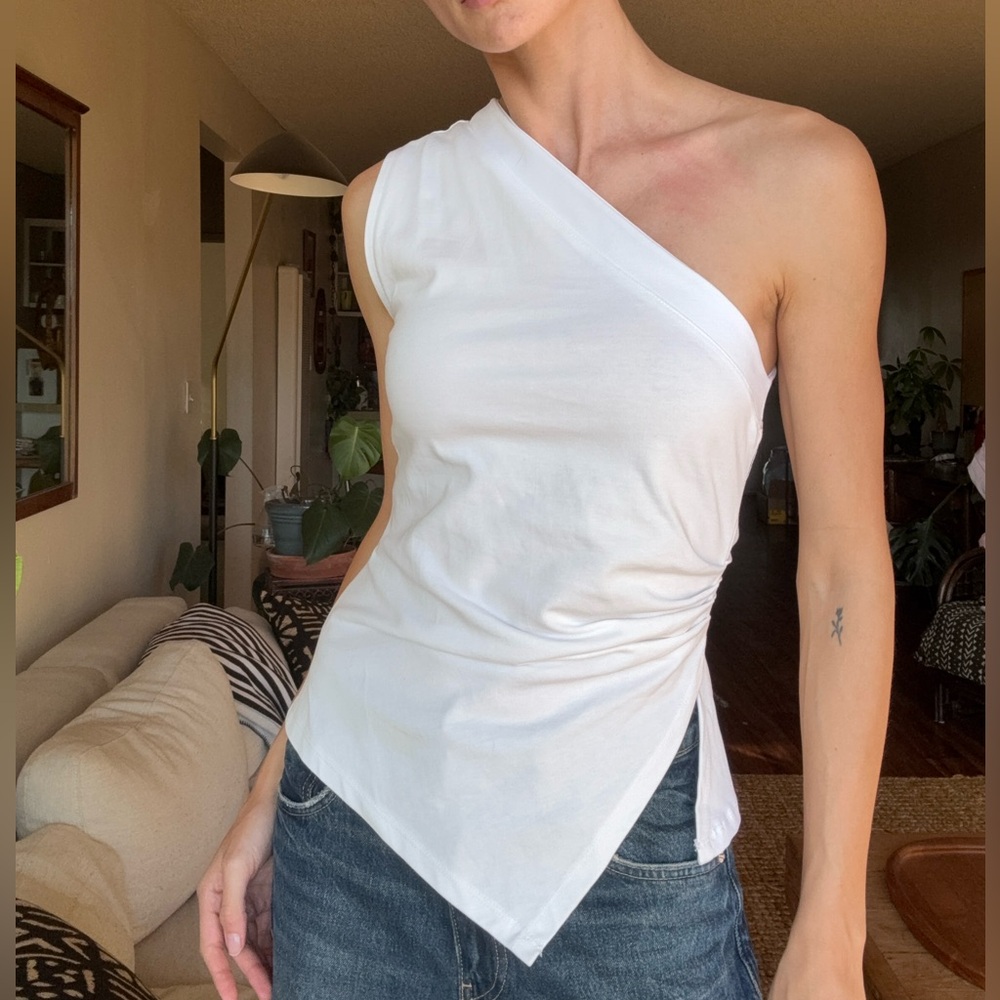 ZARA WHITE ONE SHOULDER TOP